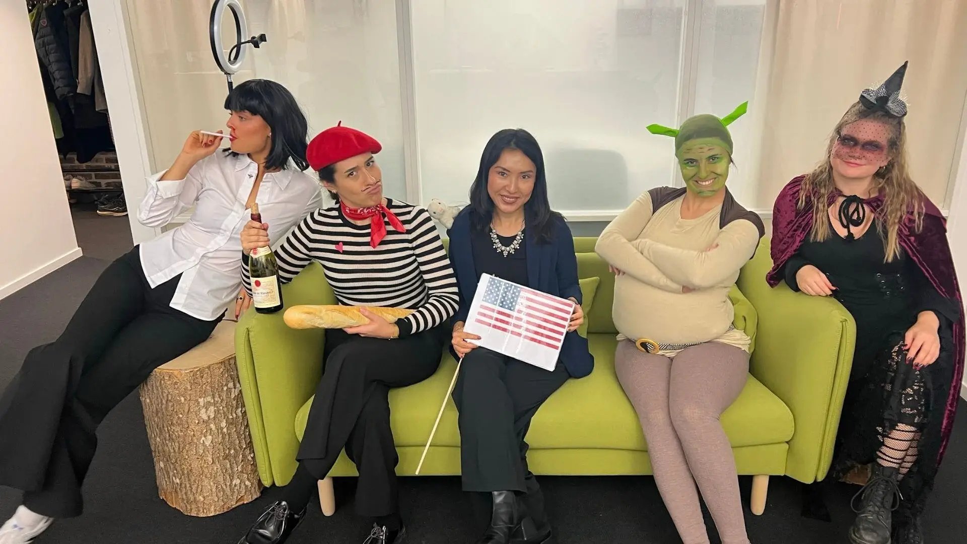 Zivid ladies in Haloween costumes