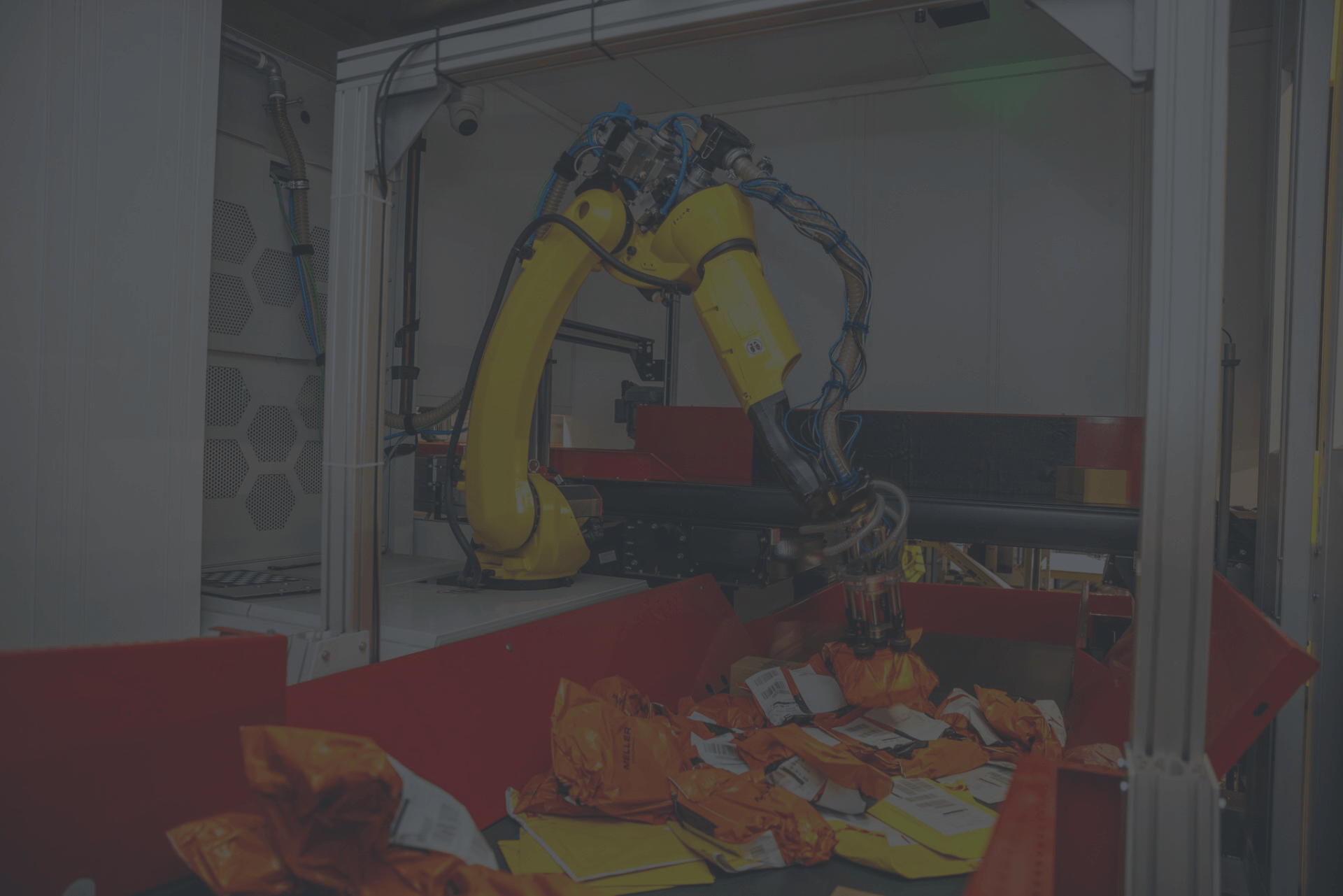 Parcel Induction by Mujin with Zivid 3D_grey
