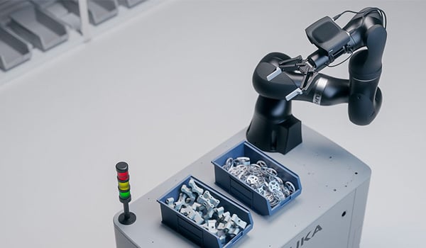 On arm robot 3D camera uses robot reach